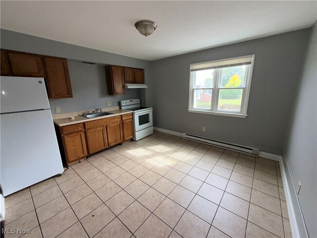 Building Photo - 929 Cook Ave Unit 4