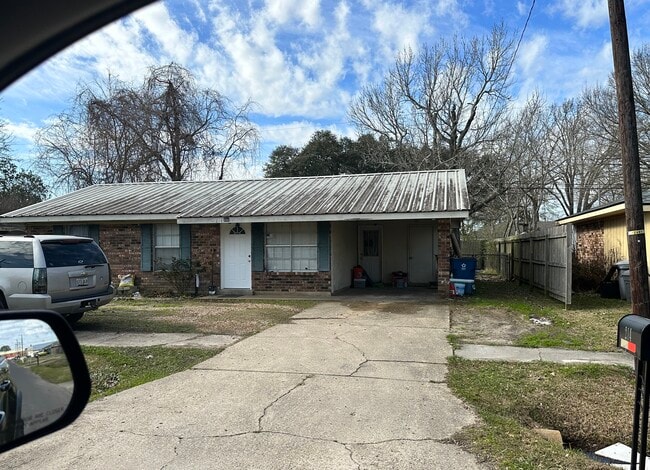 Photo - 214 Guidry Rd House