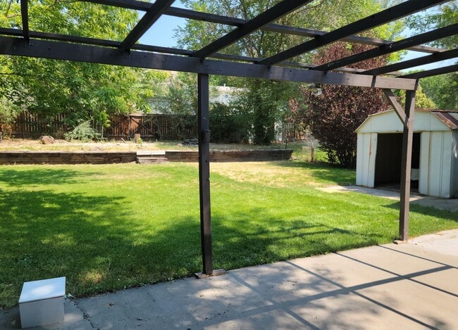 1211 Yale Ave