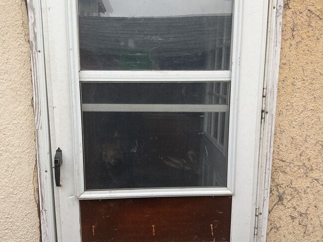 Front door - 208 5th St SW Unit 208 1 half