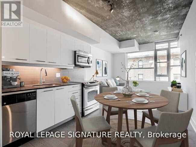 Photo - 630 Queen St E Unit 212