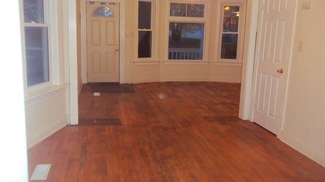 Front Living room - 2426 W 2nd St Unit #1-First floor