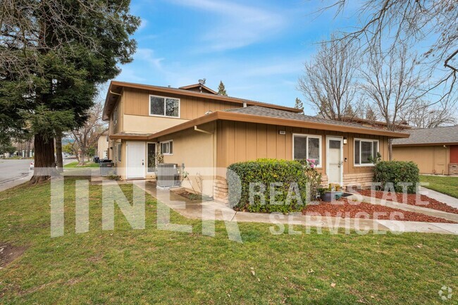 Building Photo - 2 Bedroom Home in Prime Sacramento Locatio... Unit #3