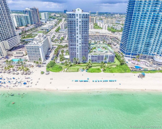 Building Photo - 16711 Collins Ave Unit 1208