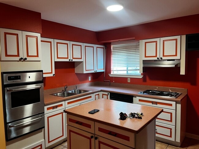 Photo - 3018-3020Touro Unit 3018