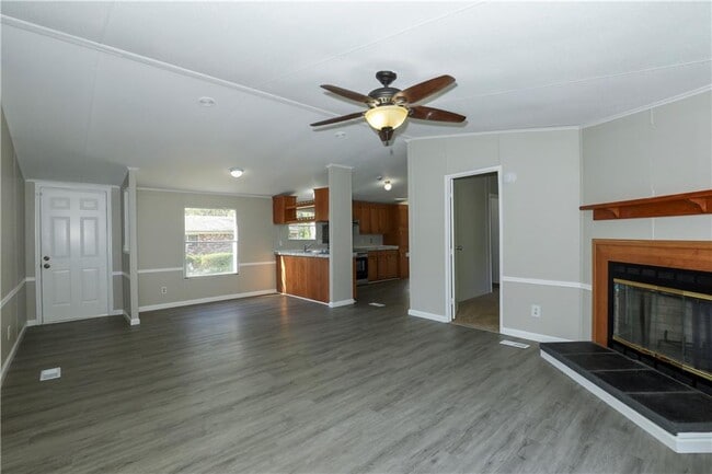 Photo - 874 Center Hill Ave NW