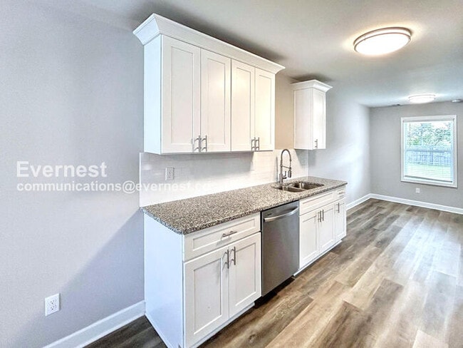 Photo - 262 Stadium Dr