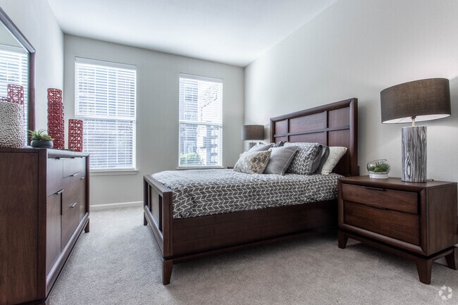 2 BR, 2 BA - 1060 SF