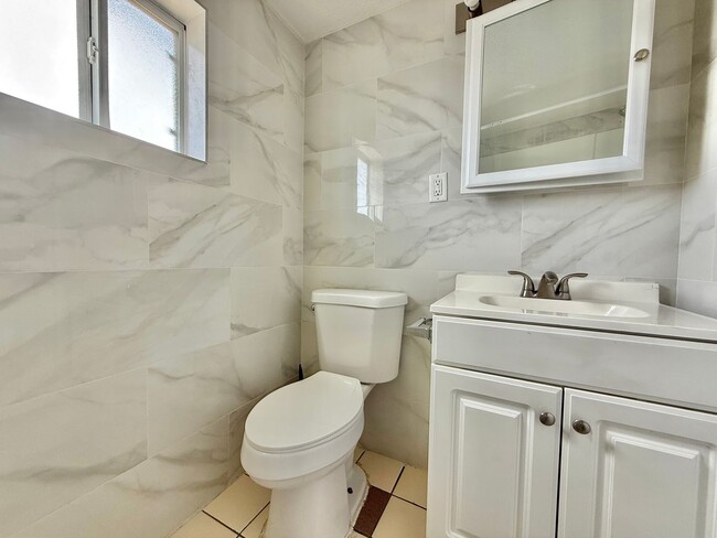 Photo - Charming 2-Bed Apartment – Well-Maintained...