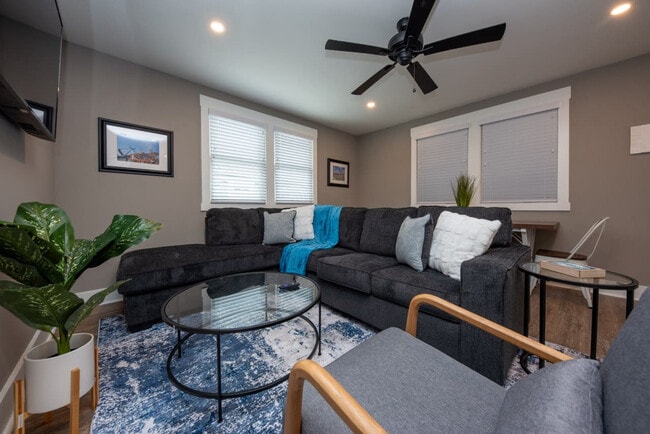 Building Photo - 1140 Simpson Ave