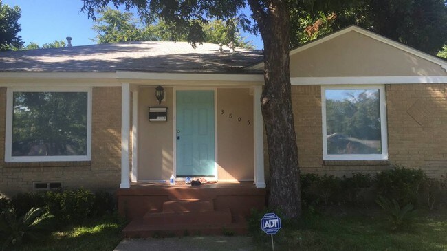 Photo - 3805 Hawick Ln