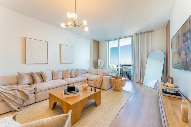 Photo - Harbor Grand