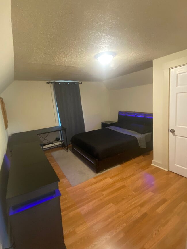 Building Photo - Jay Apartments
