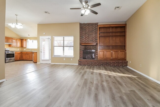 Photo - 3713 Shannon Dr