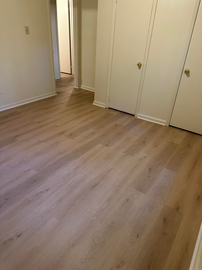 Photo - Hill Court Apartments