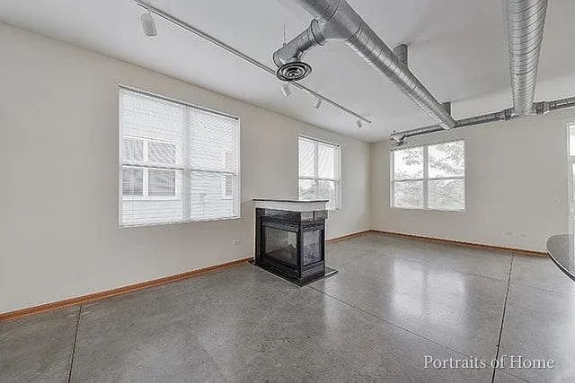 Photo - 1693 Town Center St