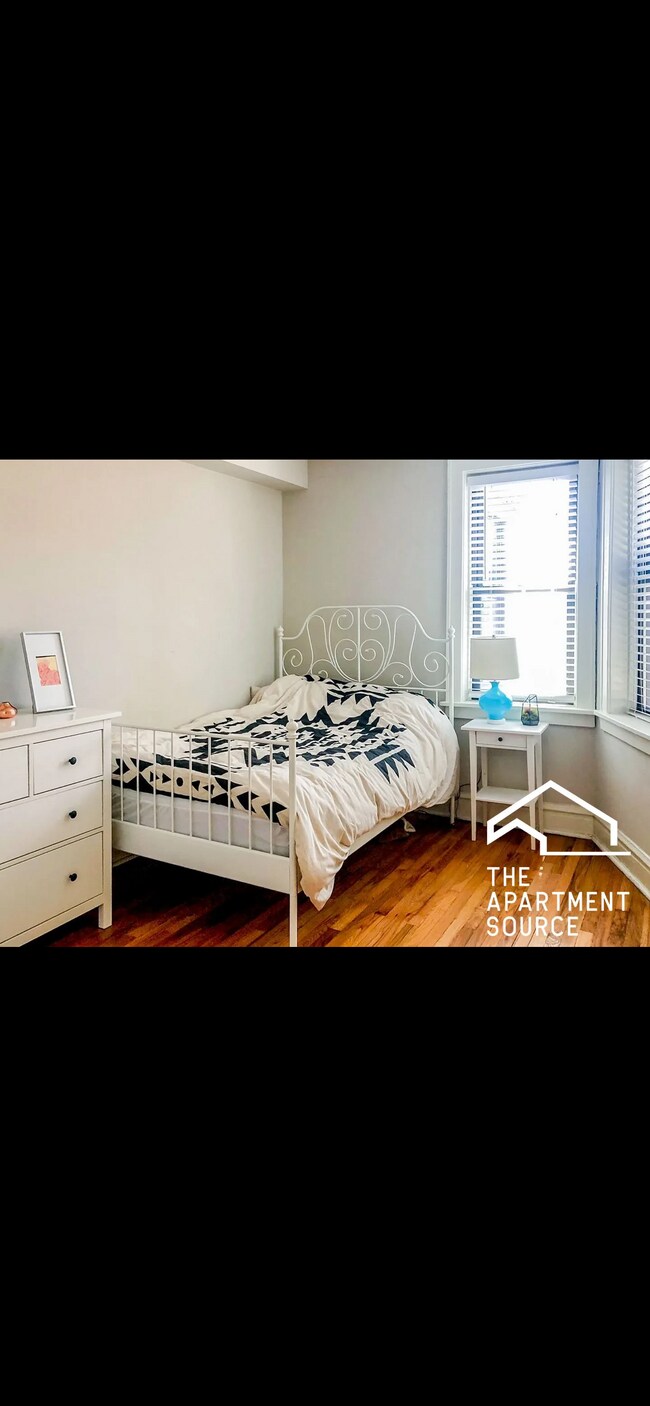 Photo - 2232 W Wilson Ave Unit 2