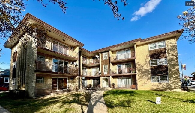 Building Photo - 5849 S Francisco Ave Unit 1C