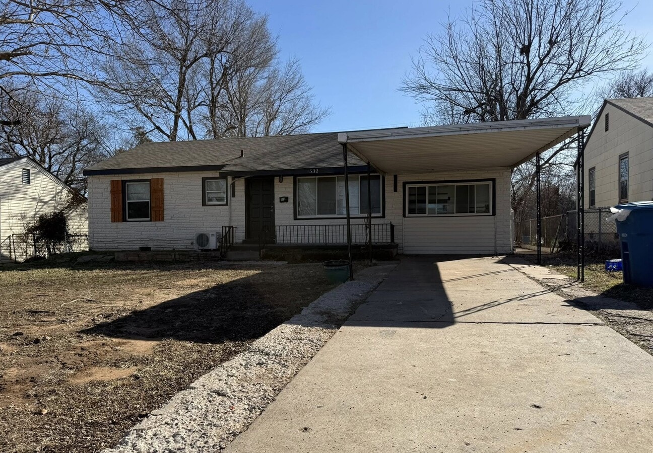 Photo - 532 Showalter Dr