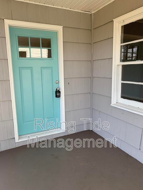 Photo - 928 5 Mile Rd