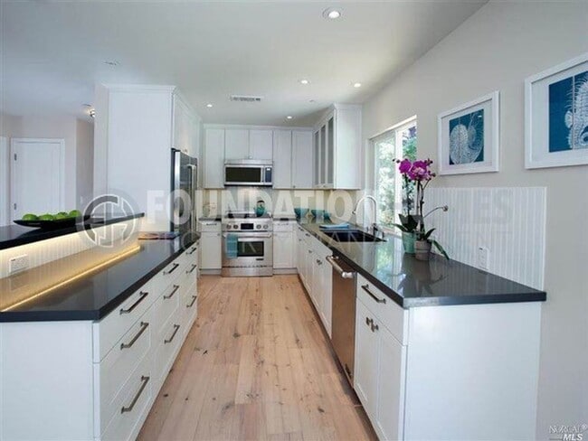 Photo - Remodeled 4BD/2BA in Prime Tiburon Locatio...