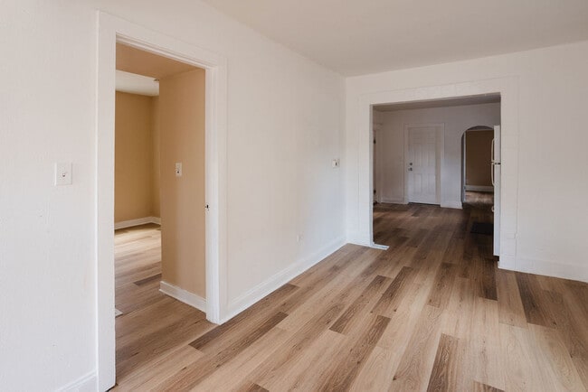 Photo - 714 Helmholz Ave