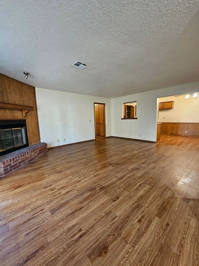 Photo - SE Norman! Easy Access to I35.