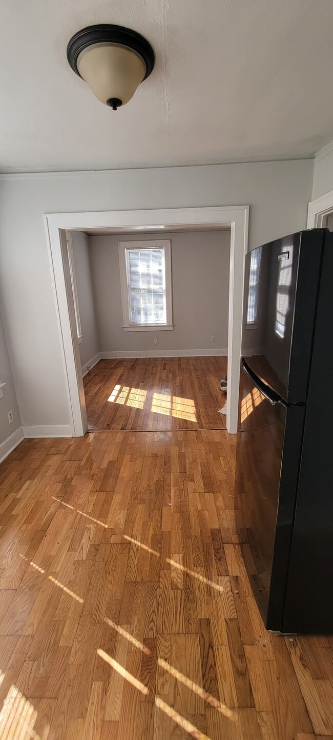 Photo - 2653 Harvey Ave