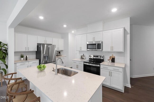 Photo - 421 Deep Oak Dr