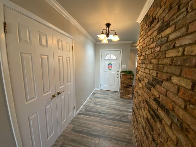 Photo - 5 Bedroom Home Available Near Wyoming Blvd NE & Comanche Rd NE!