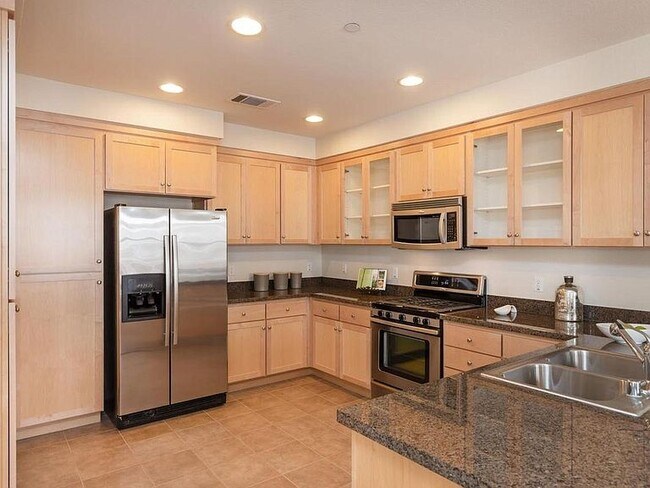 Photo - 859 Avery Dr