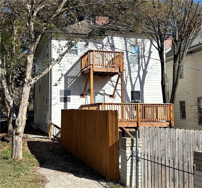 Photo - 559 Angier Ave NE