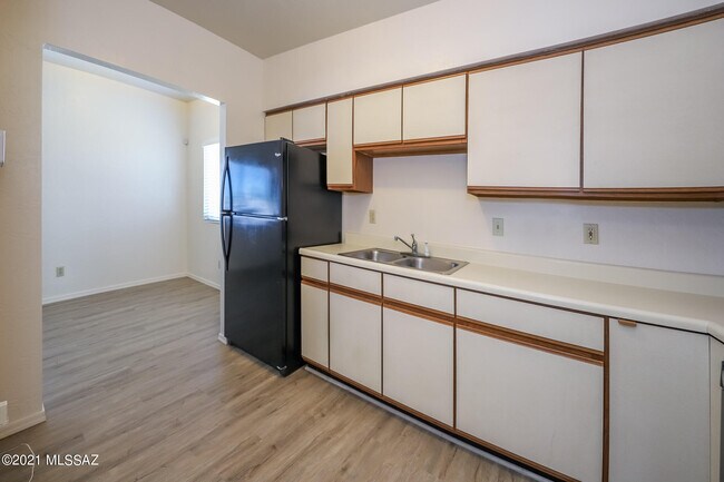 312 E 24th St Unit 3