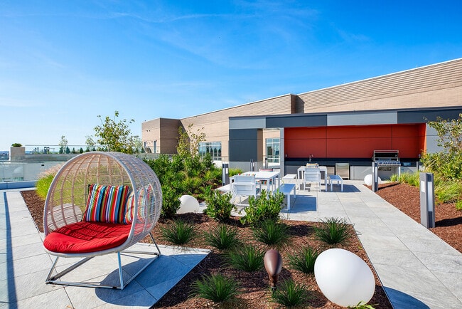 Rooftop Lounge - The Point National Landing