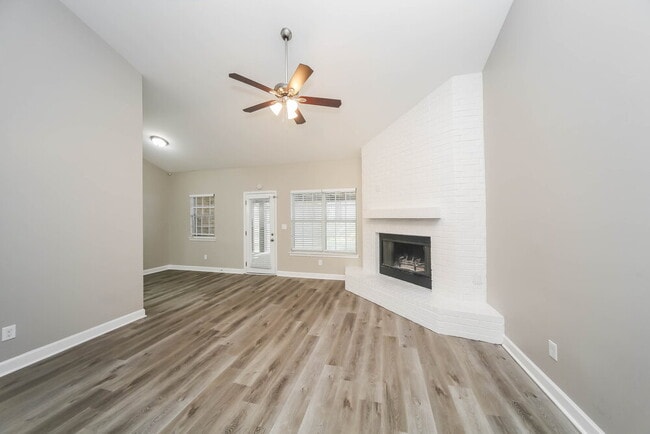 5985 Eagle Ln