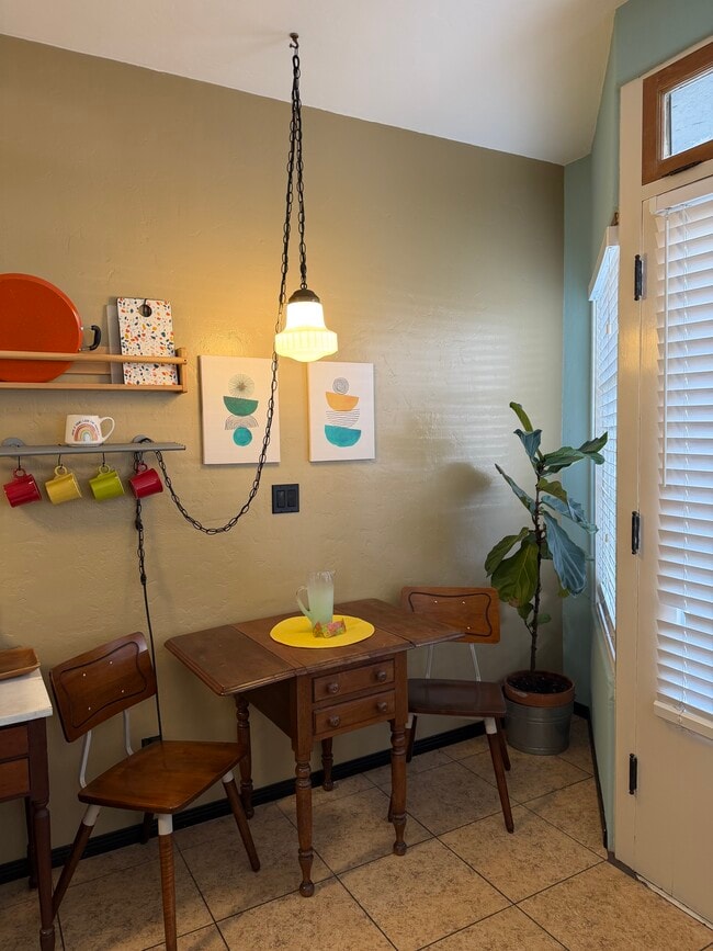 Dining area - 2613 B St