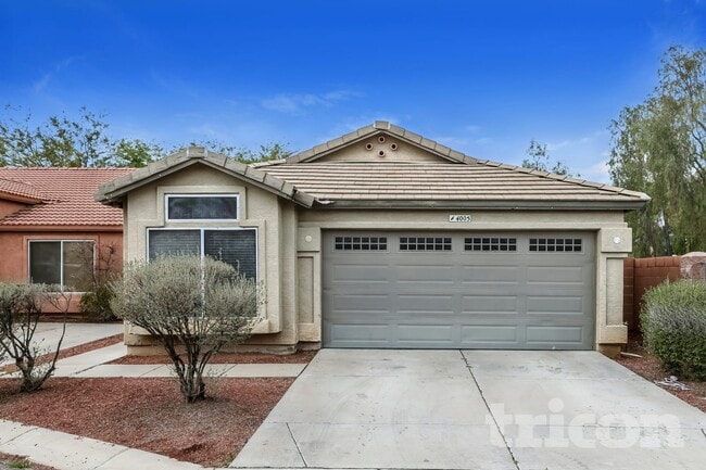 Building Photo - 4005 E La Salle St