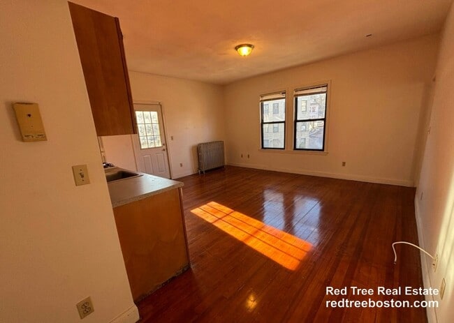 Photo - 163 Strathmore Rd Unidad 3