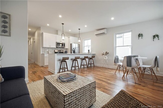 Photo - 75 Henry St Unit 3West