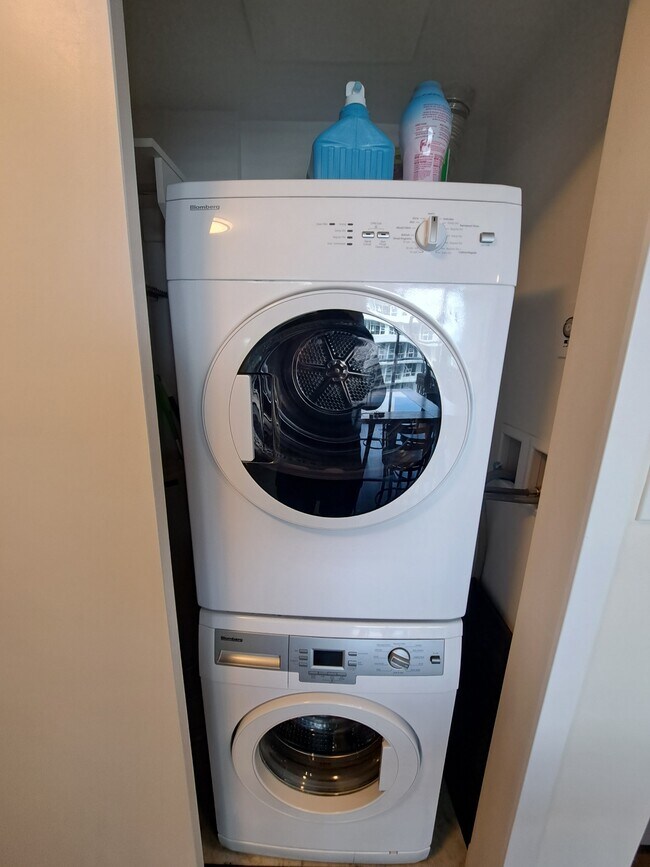 Photo - 13750-13100 100 Ave