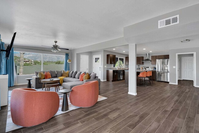 Photo - 6240 E River Rd Unidad ID1357350P