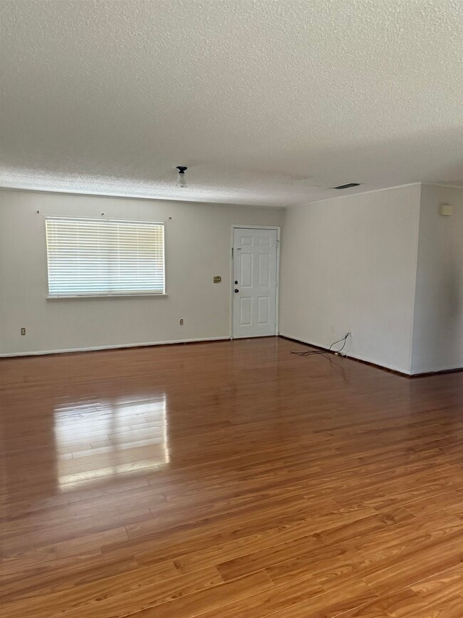 Photo - 1702 S Center St