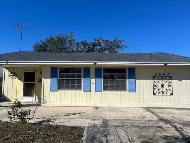 Beautiful 3/2 with pool in South Daytona - Beautiful 3/2 with pool in South Daytona House