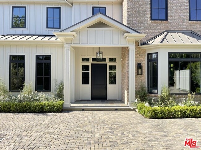 Building Photo - 12730 Hanover St