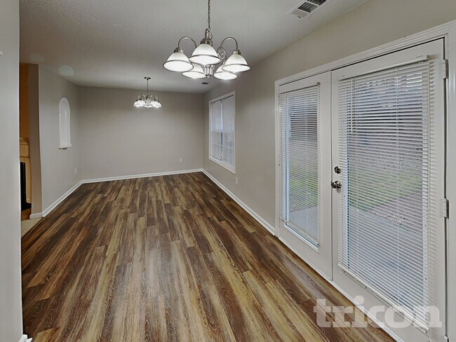 Photo - 6899 Mahonia Pl