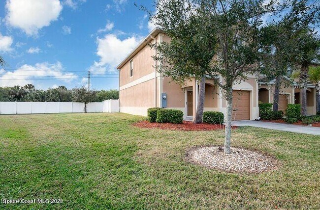 Photo - 2545 Revolution St