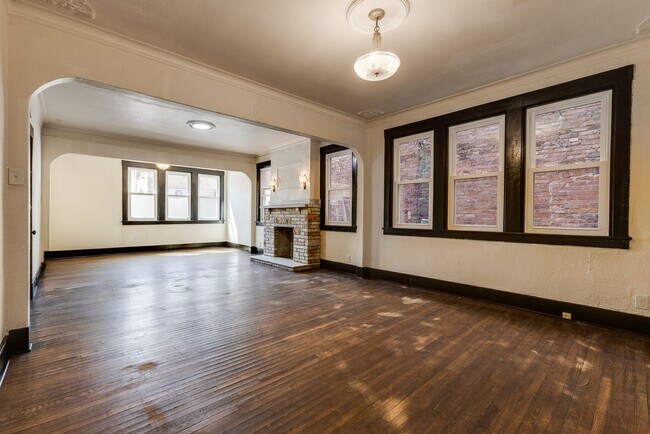 Building Photo - 609 E Warrington Ave Unit Apt. 1