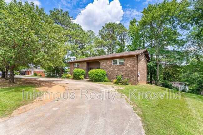 Photo - 8738 Gleason Dr