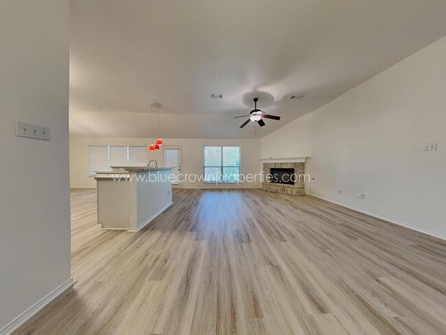 Photo - 615 Douglas Dr