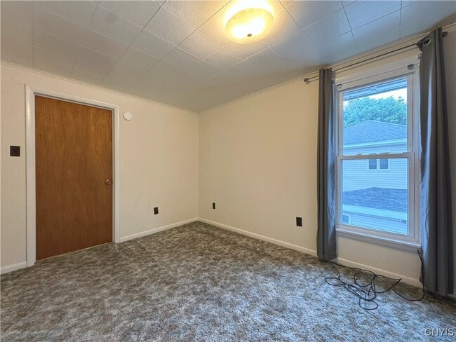 Building Photo - 843 Davidson St